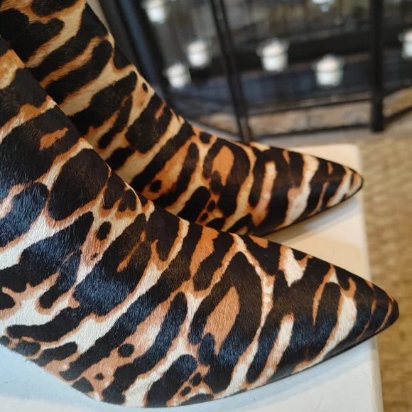 NINE WEST FHAYLA 💥NEW IN BOX💥 POINTED TOE BOOTIE,BLACK MULTI PONY 6M - Picture 9 of 16